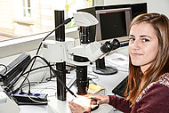 Lena Enderle working with the Automontage system